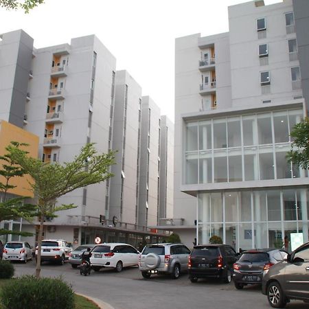 Nature Inn Aeropolis Ar3 Tangerang Buitenkant foto