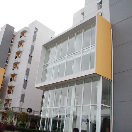 Nature Inn Aeropolis Ar3 Tangerang Buitenkant foto