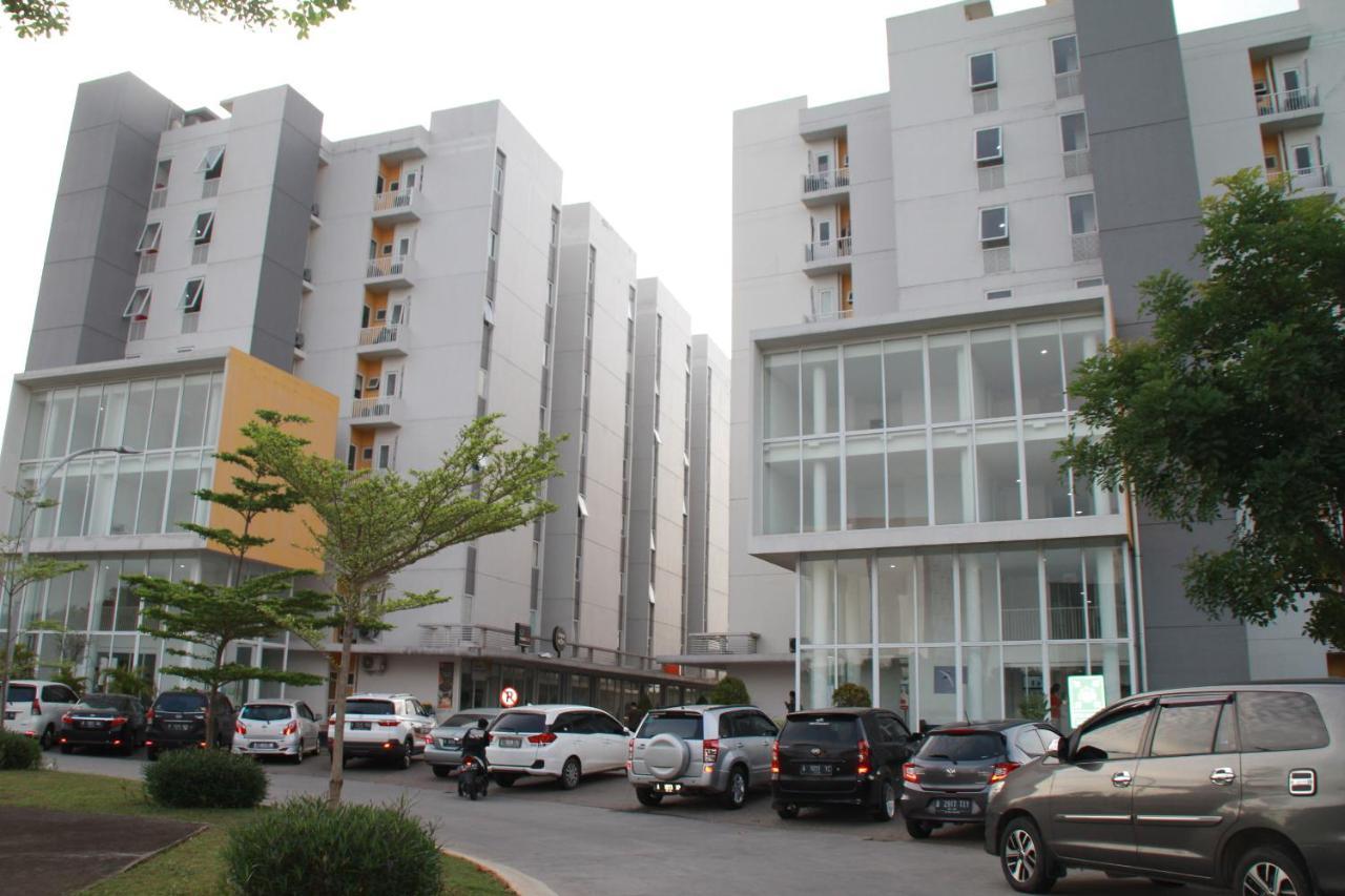 Nature Inn Aeropolis Ar3 Tangerang Buitenkant foto